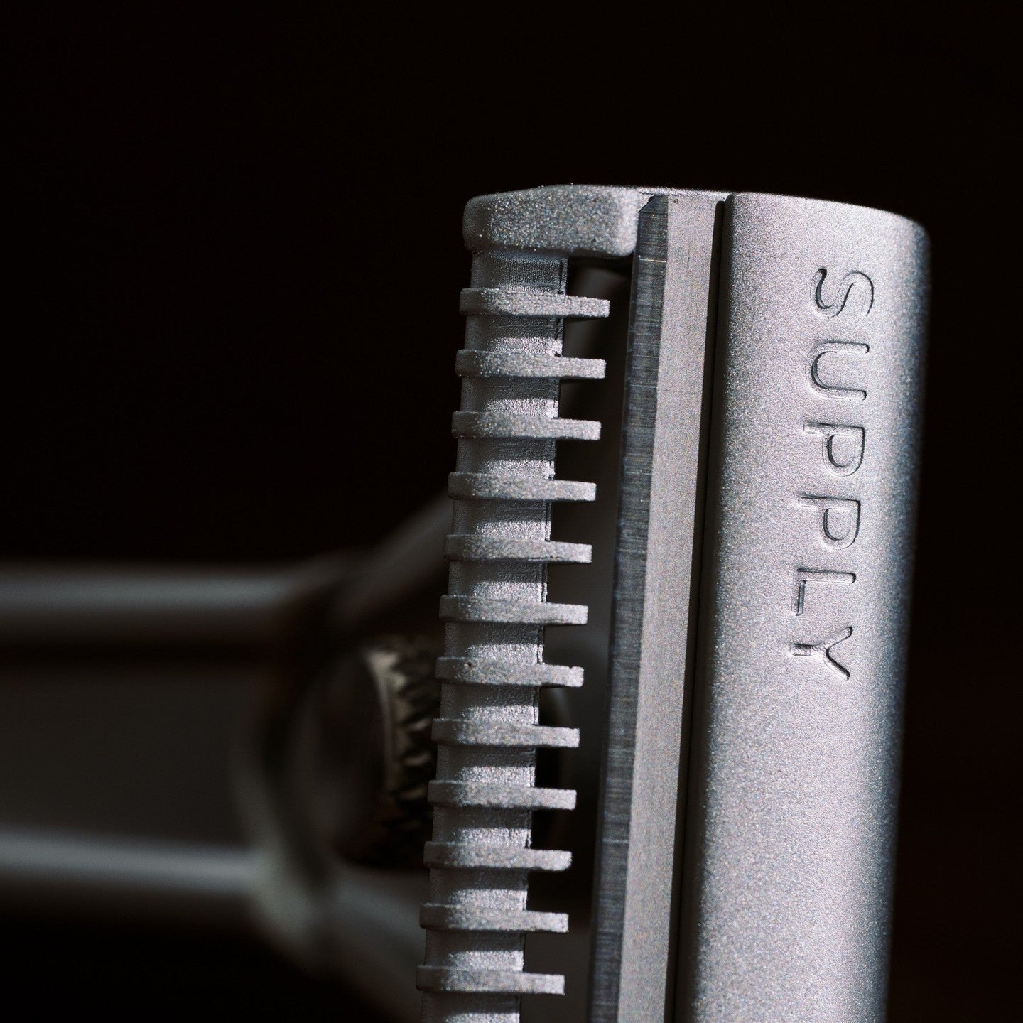 The Single Edge SE